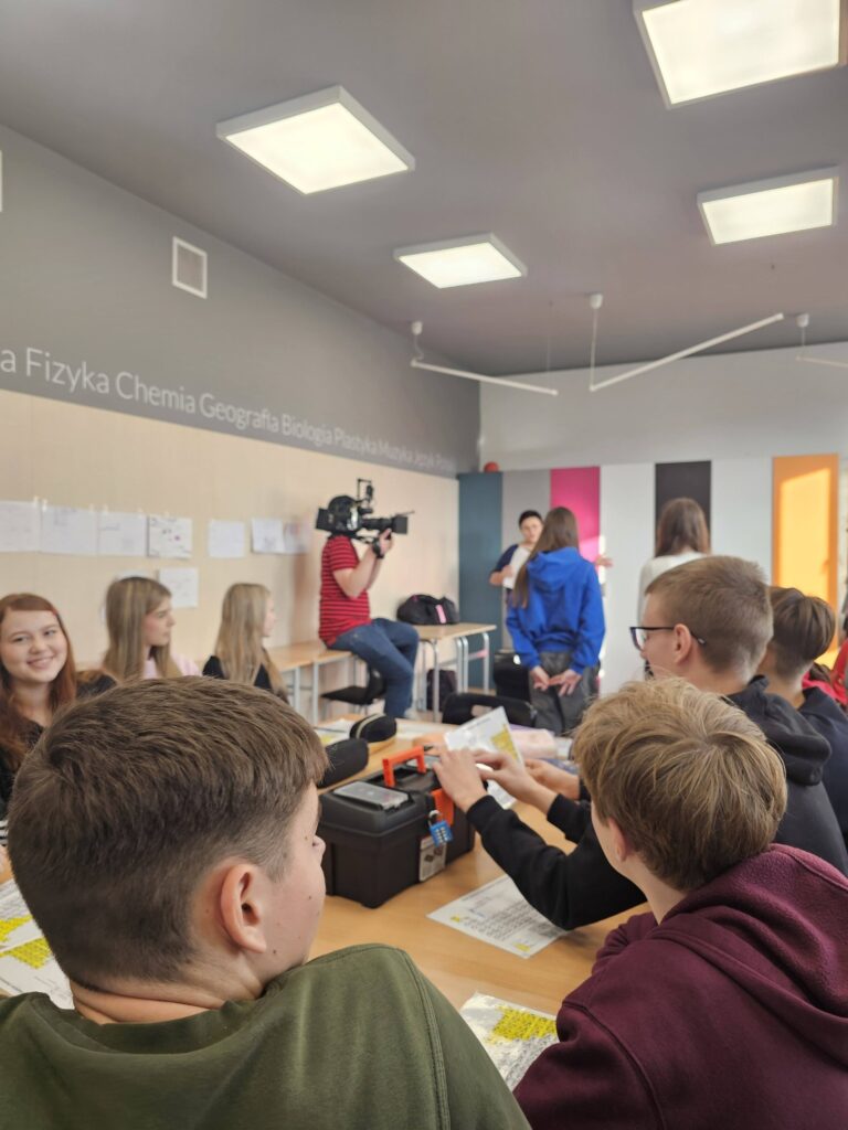 ekipa filmowa podczas lekcji