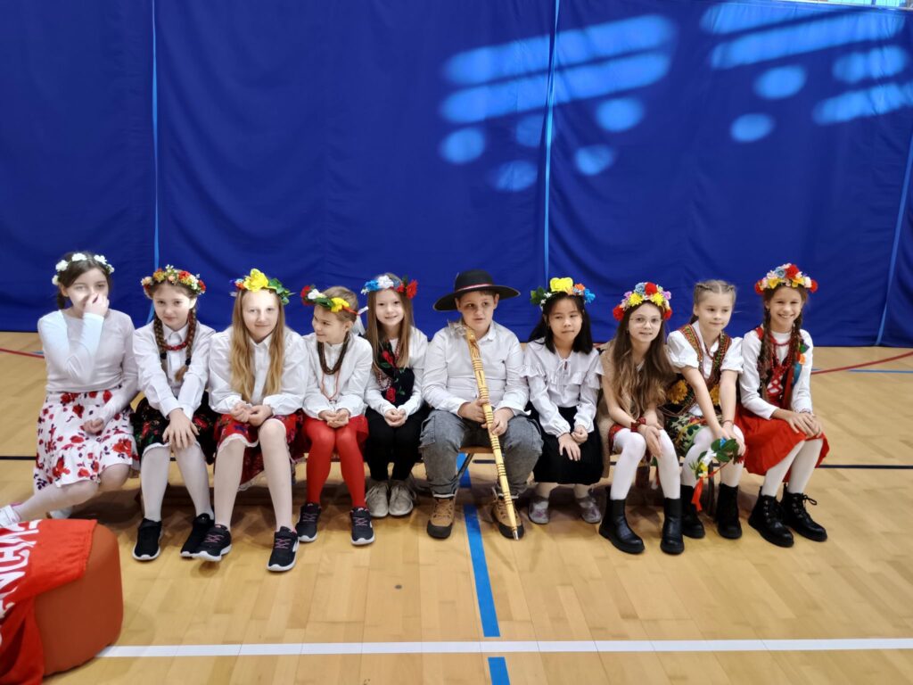 aktorzy podczas jasełek