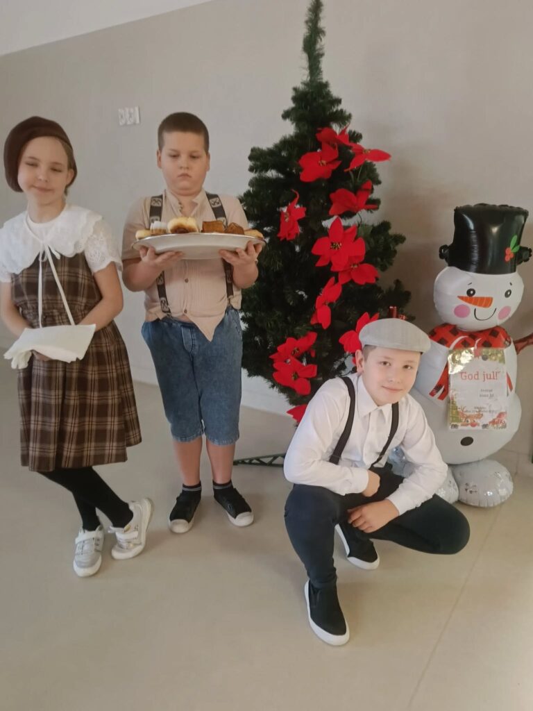 dzieci z przekąskami