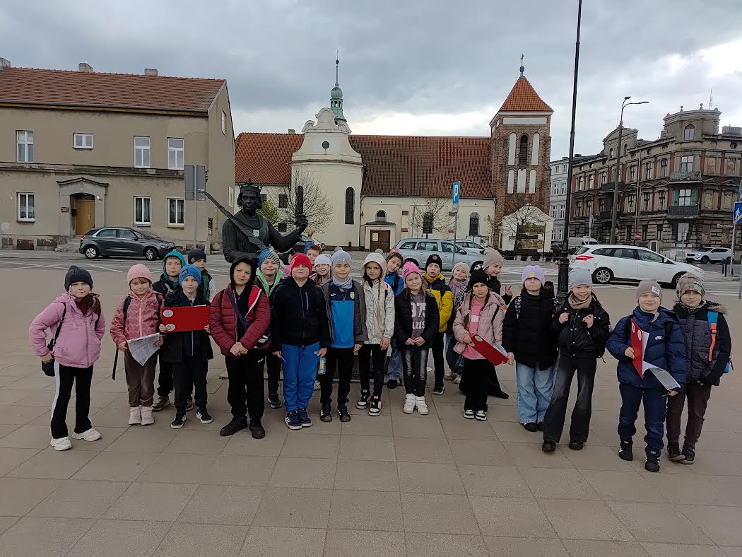 uczniowie podczas wycieczki