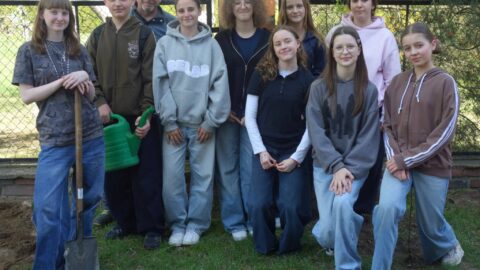 uczniowie podczas akcji